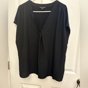 Banana Republic Black V-Neck Women's Top